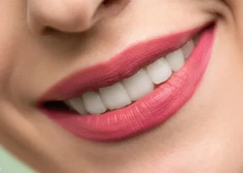 أفضل وقت لغسل الأسنان: قبل أم بعد الإفطار؟