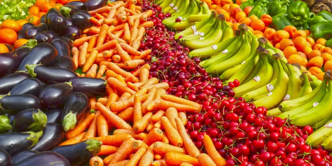 أطعمة تمنحك شعرا صحيا وبشرة متوهجة وأظافر قوية